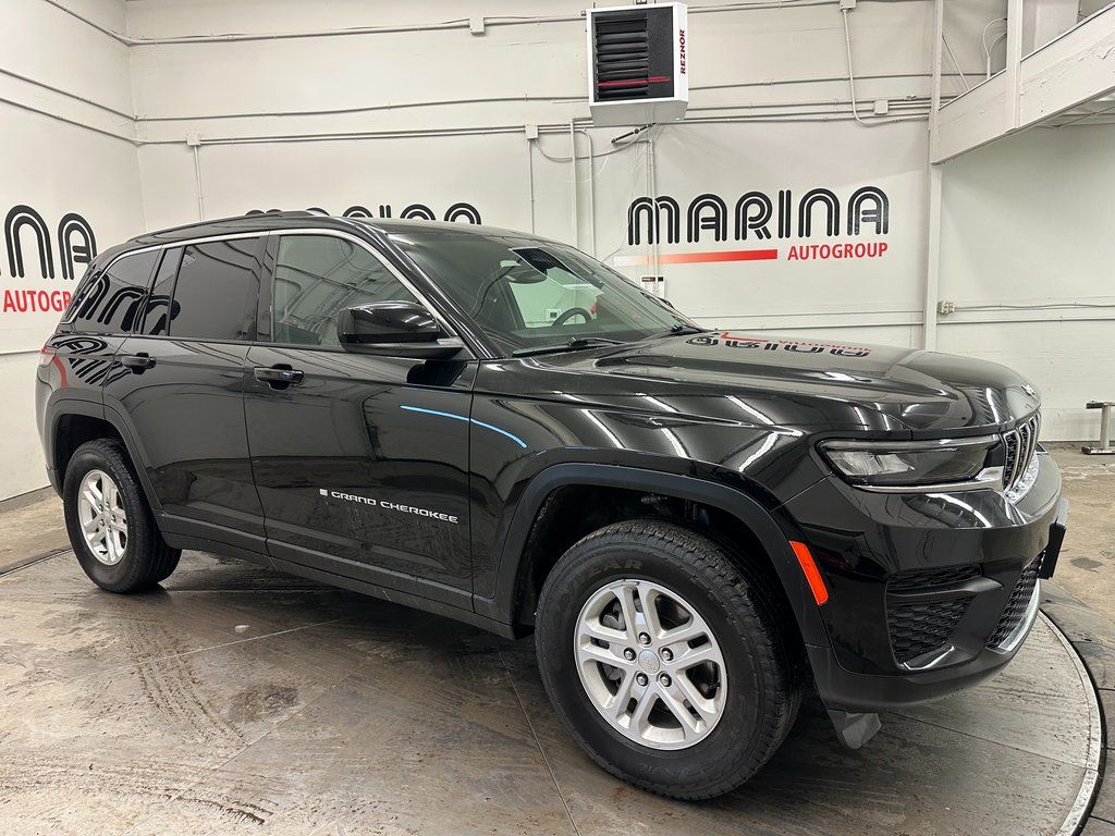 2024 Jeep Grand Cherokee Laredo 4WD