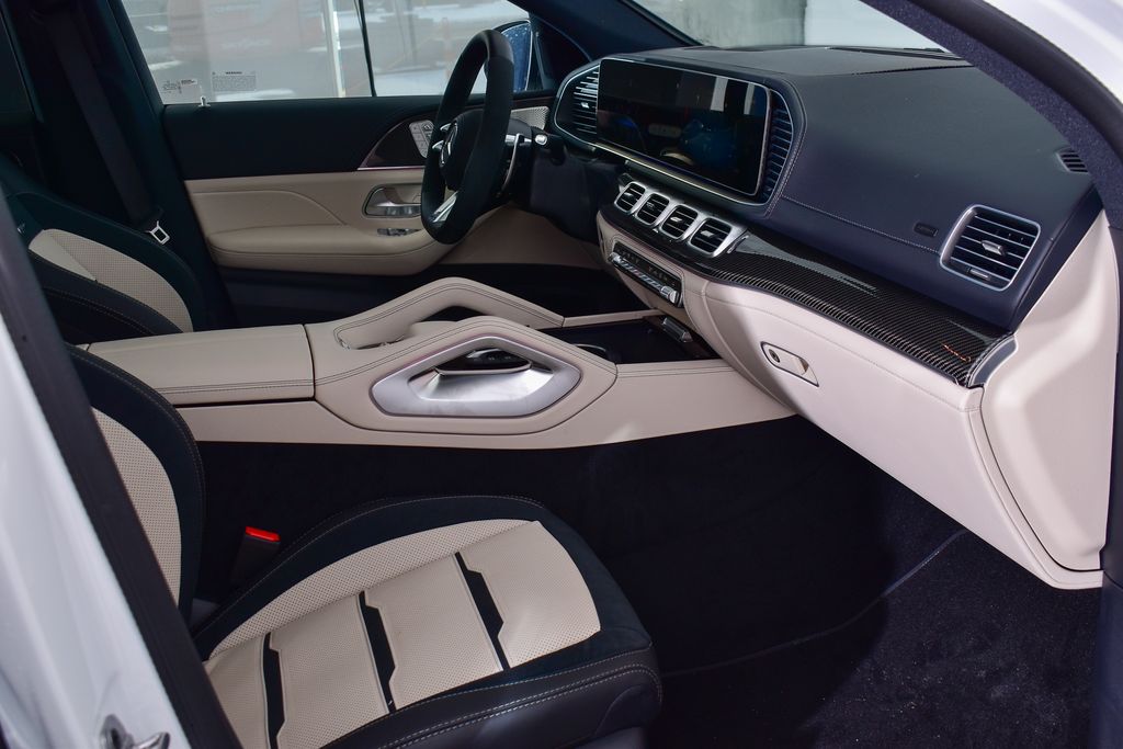 Thumbnail: 2026 Mercedes-Benz GLE - 26