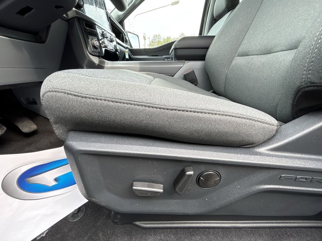 New 2026 Carbonized Gray Metallic Ford XLT image 14