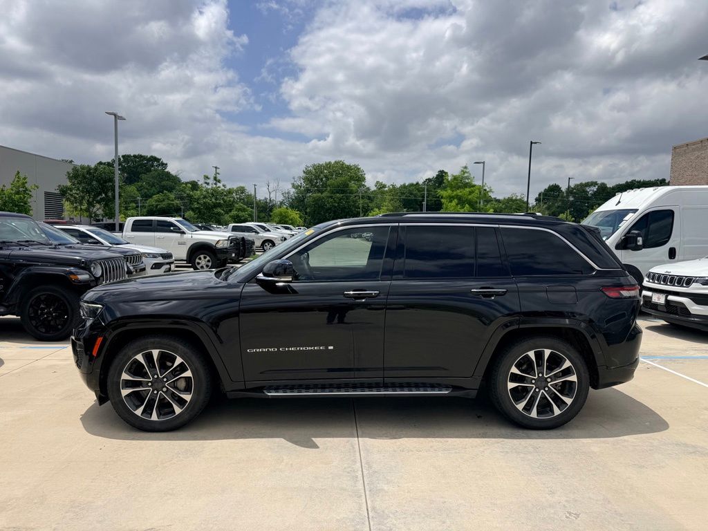 2023 Jeep Grand Cherokee Overland 4WD