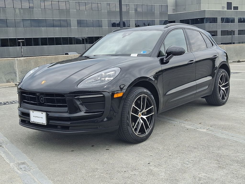 Thumbnail: 2023 Porsche Macan - 1