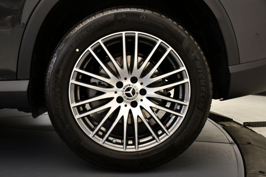 2025 Mercedes-Benz GLC 300 14