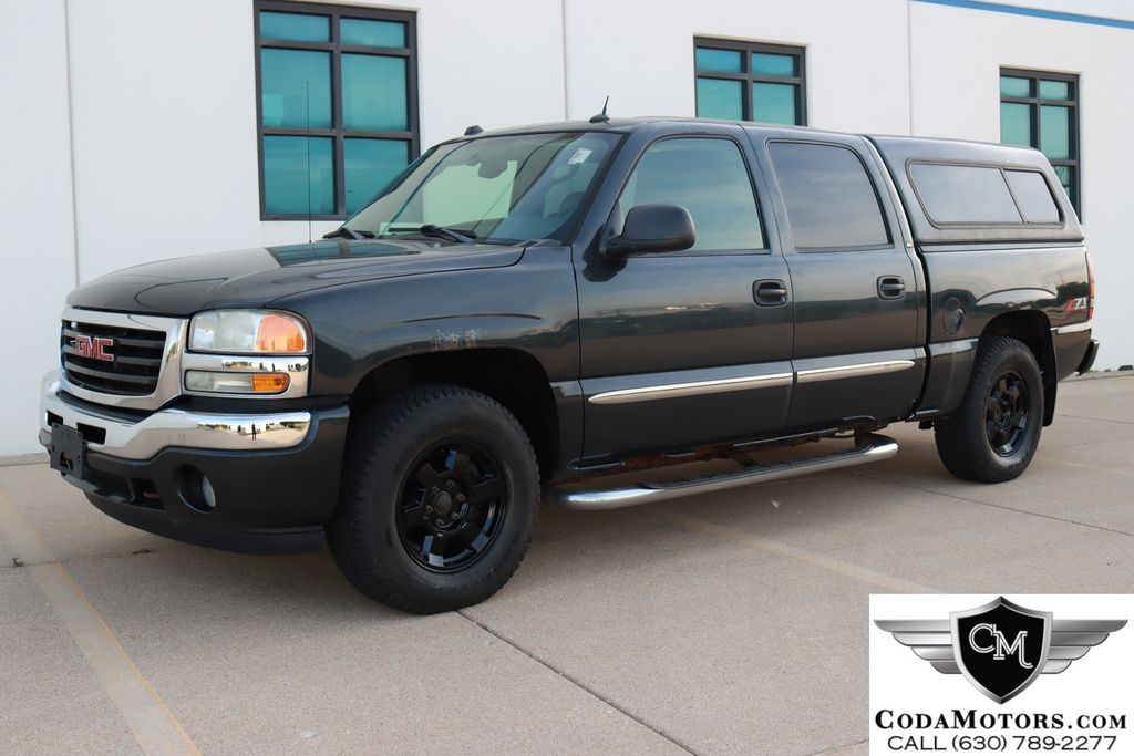 2005 GMC Sierra 4WD Crew Cab 6 1/2-ft SLT's photo