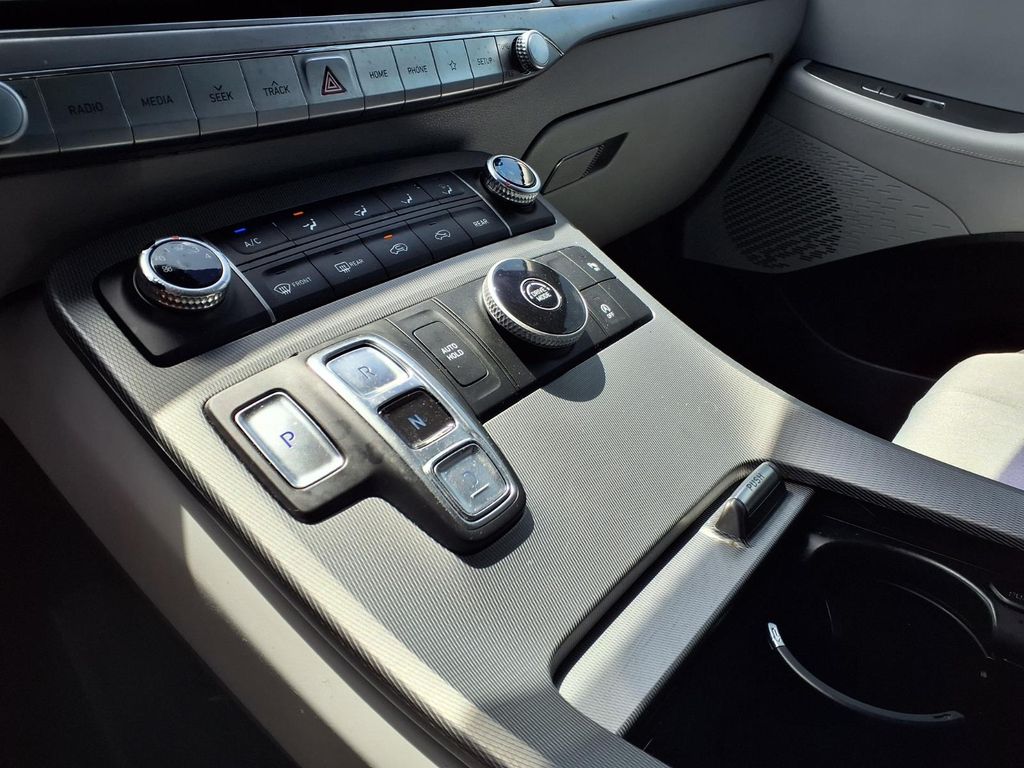 2020 Hyundai Palisade SE White at Genesis of Spring
