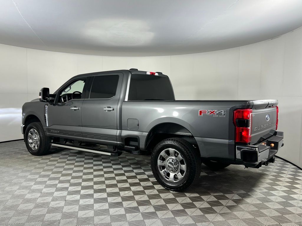 Used 2025 Gray Ford Lariat image 9