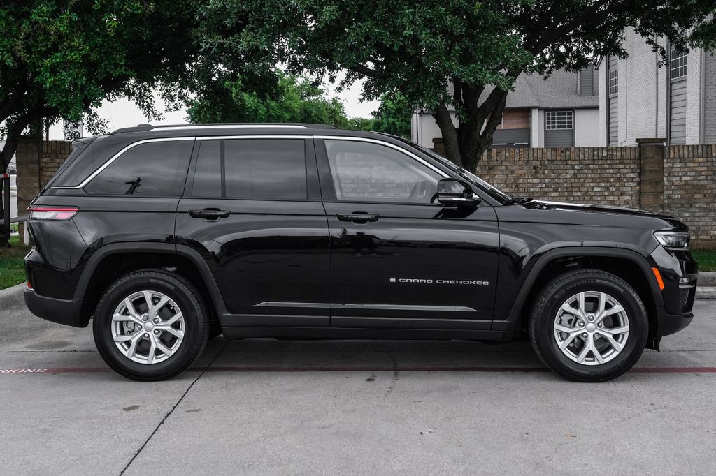 used 2023 Jeep Grand Cherokee car, priced at $34,153
