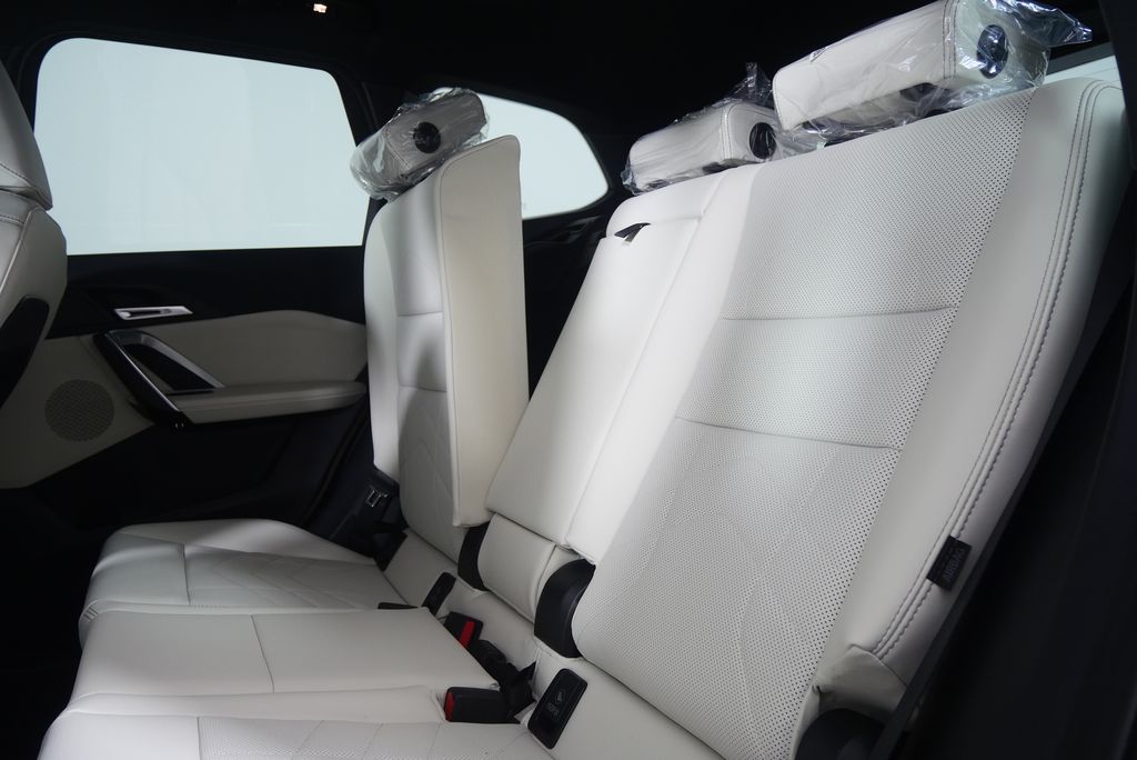 Thumbnail: 2026 BMW X1 - 16