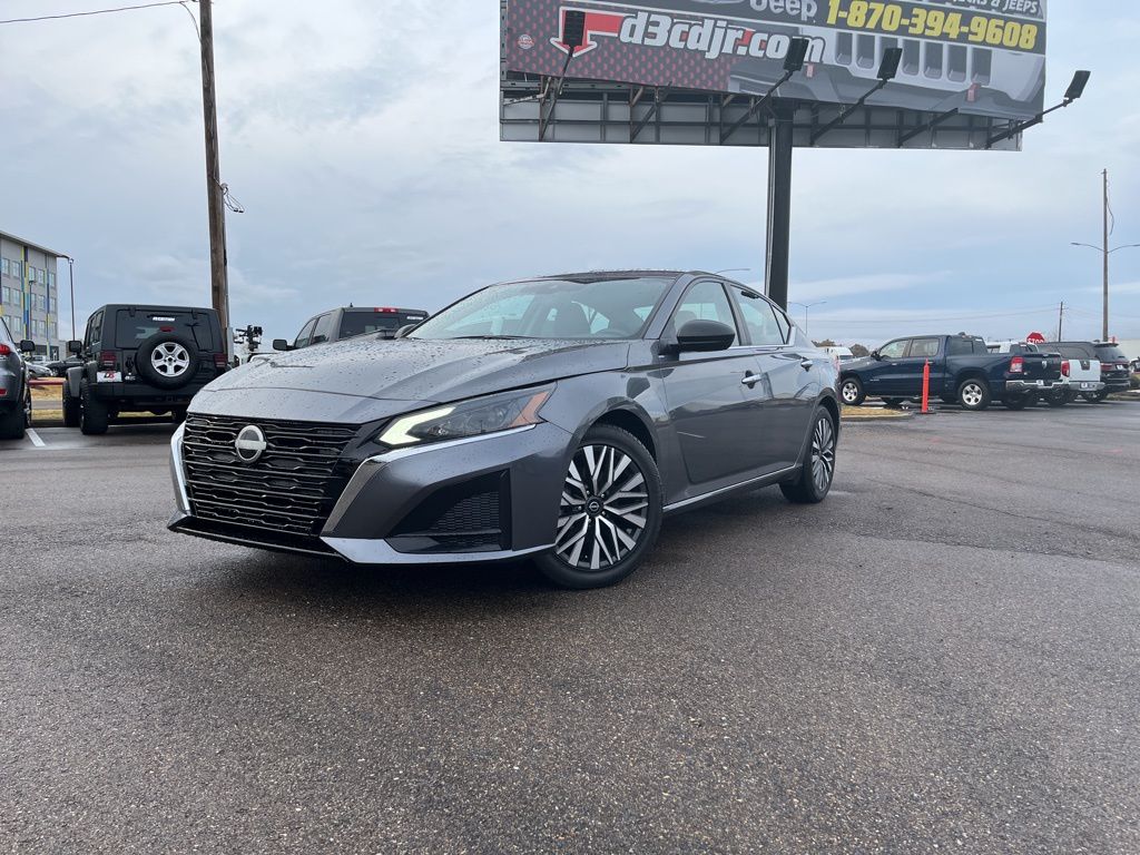 View vehicle photo 4