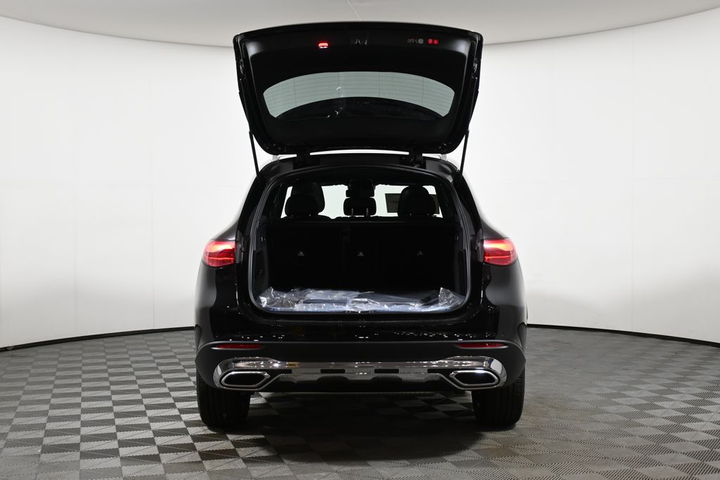 Thumbnail: 2026 Mercedes-Benz GLC - 27