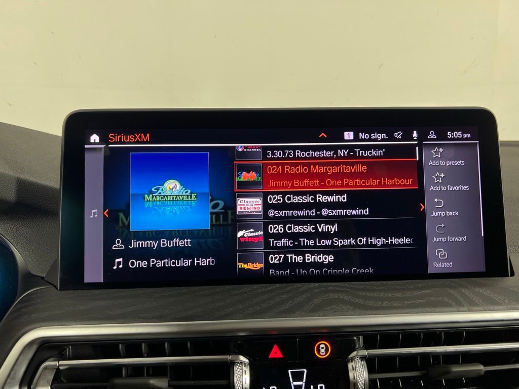 Thumbnail: 2025 BMW X4 - 23