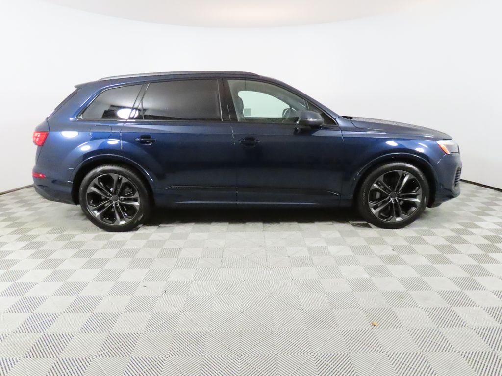 Thumbnail: 2026 Audi Q7 - 6