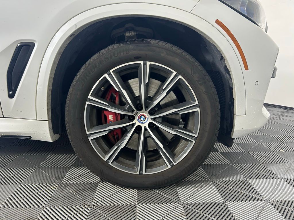 Thumbnail: 2023 BMW X5 - 12
