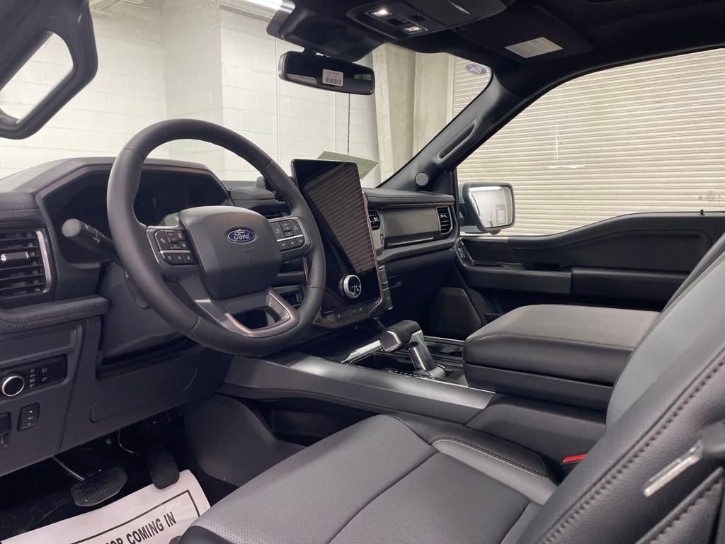 2025 Ford F-150 Lightning Lariat photo 4