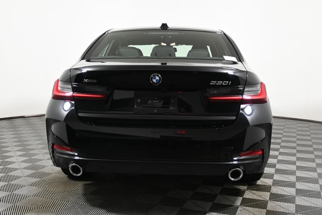 Thumbnail: 2026 BMW 3 Series - 6