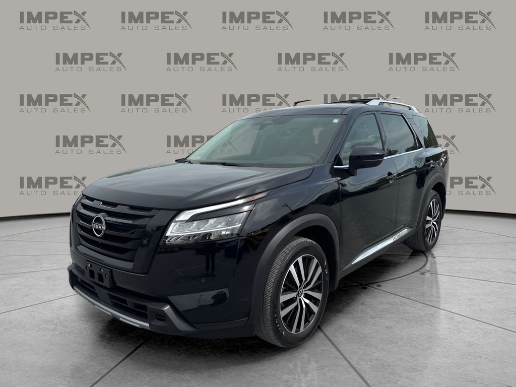 2023 Nissan Pathfinder Platinum 4WD's photo