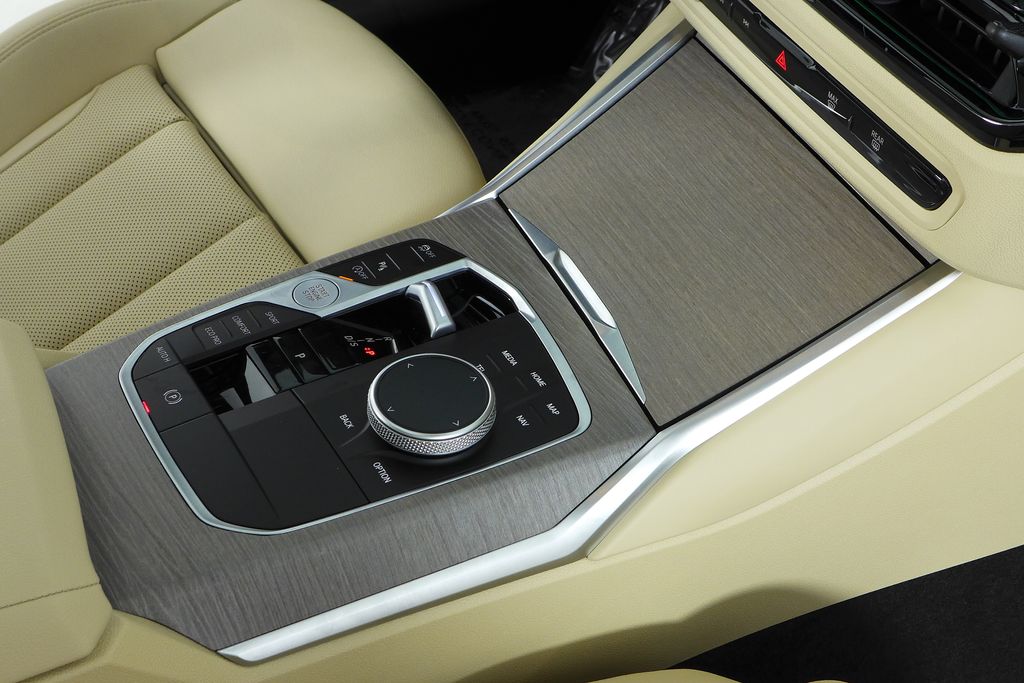 Thumbnail: 2025 BMW 3 Series - 15