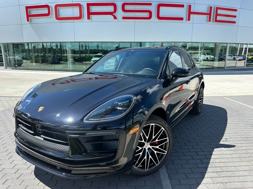 Thumbnail: 2025 Porsche Macan - 1