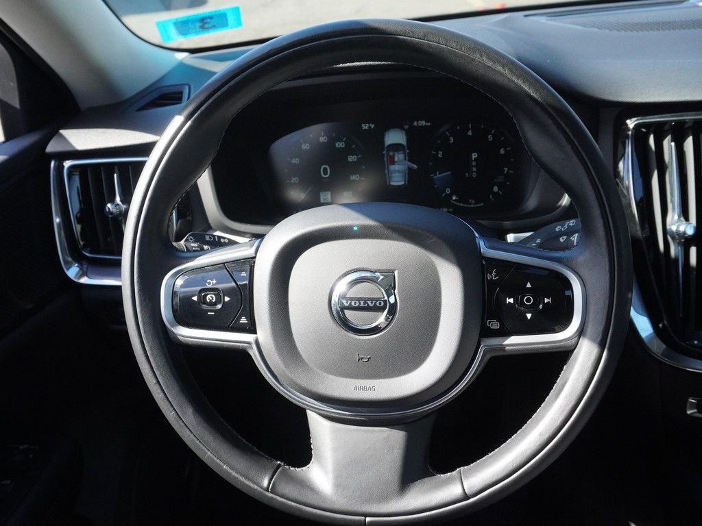 Used 2020 Gray Volvo T5 image 40
