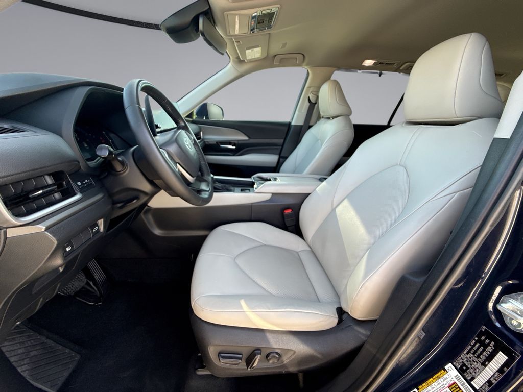 Thumbnail: 2024 Toyota Grand Highlander - 30