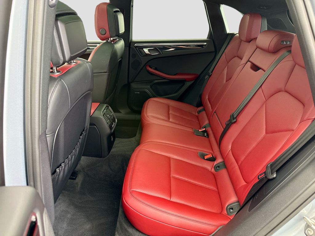 Thumbnail: 2025 Porsche Macan - 19