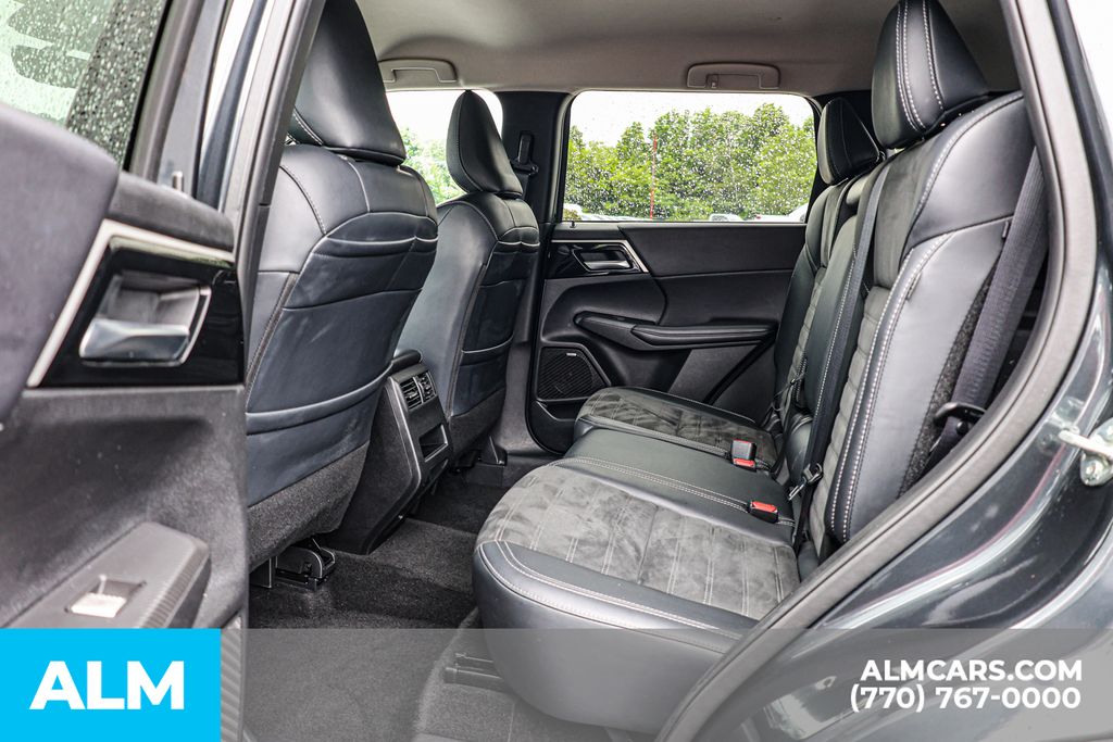Used 2025 Gray Mitsubishi SE image 19