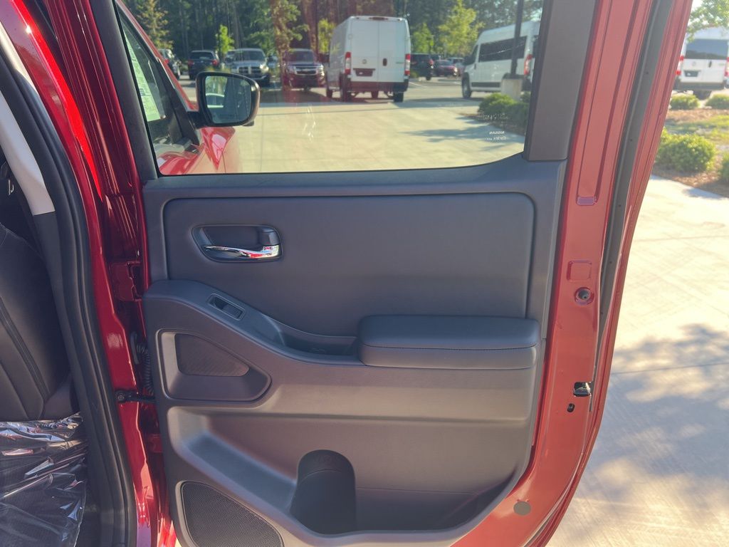 2025 Cardinal Red Metallic Tricoat Nissan Frontier SL RWD Truck