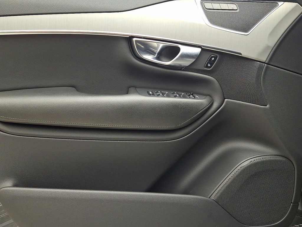 Thumbnail: 2021 Volvo XC90 - 13