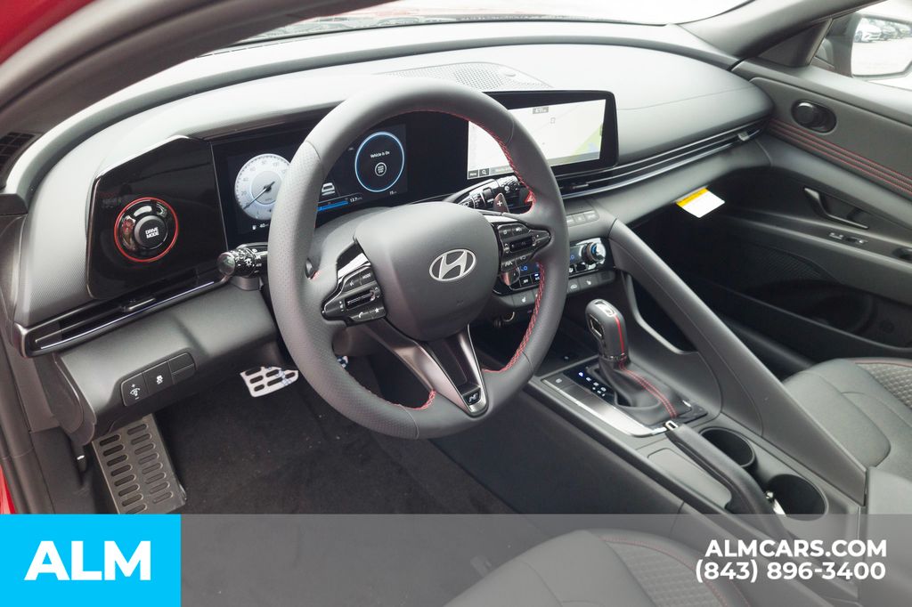 2025 Hyundai Elantra N Line - Photo 12