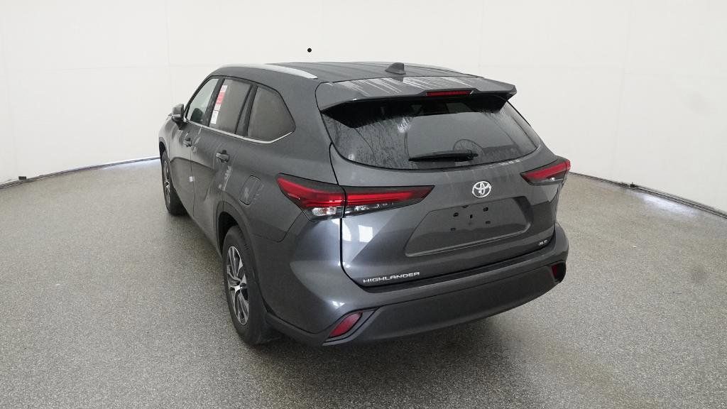 Thumbnail: 2025 Toyota Highlander - 9
