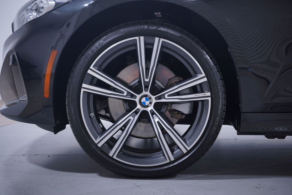 Thumbnail: 2024 BMW 3 Series - 2