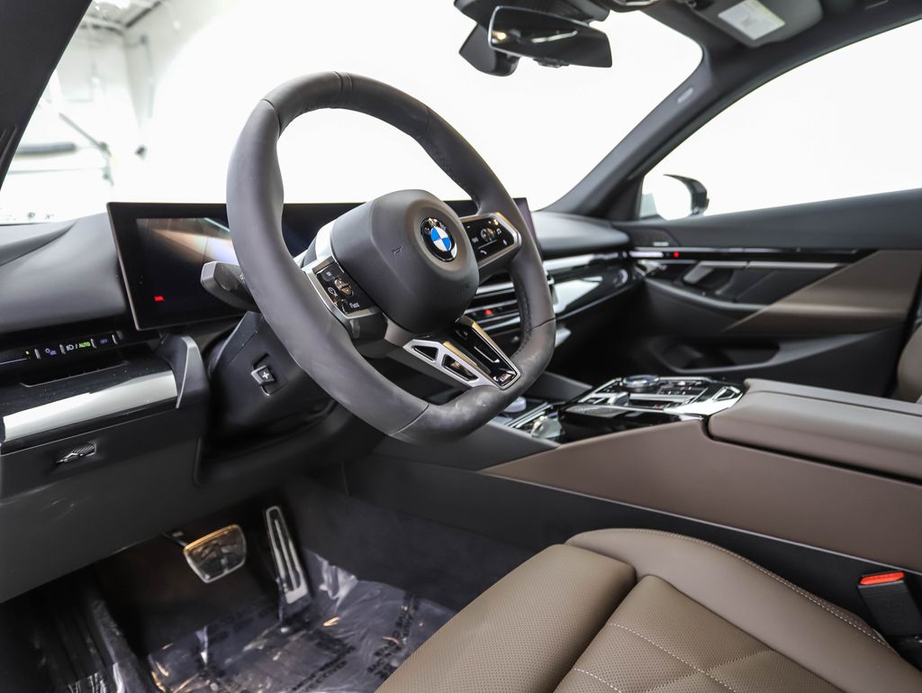 2025 BMW 5 Series 530i xDrive 9