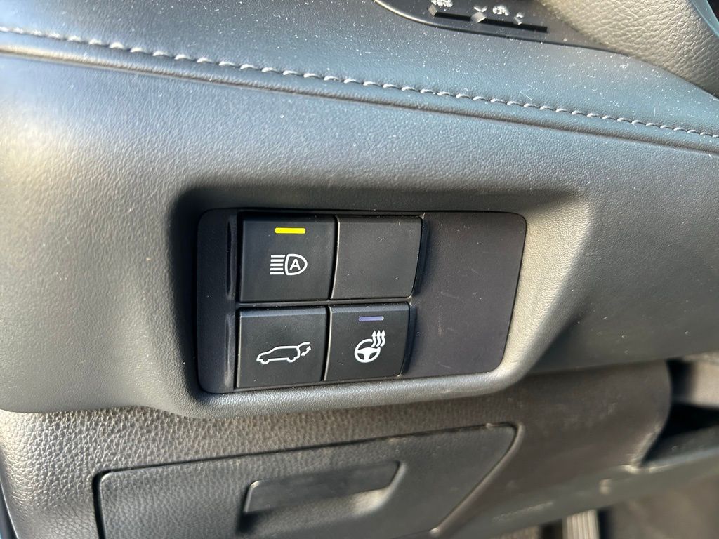 Thumbnail: 2020 Toyota Highlander - 23