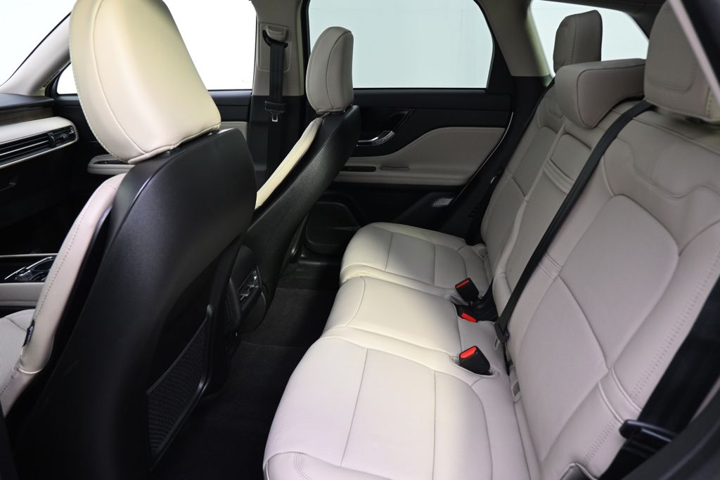 New 2026 White Lincoln Reserve image 21