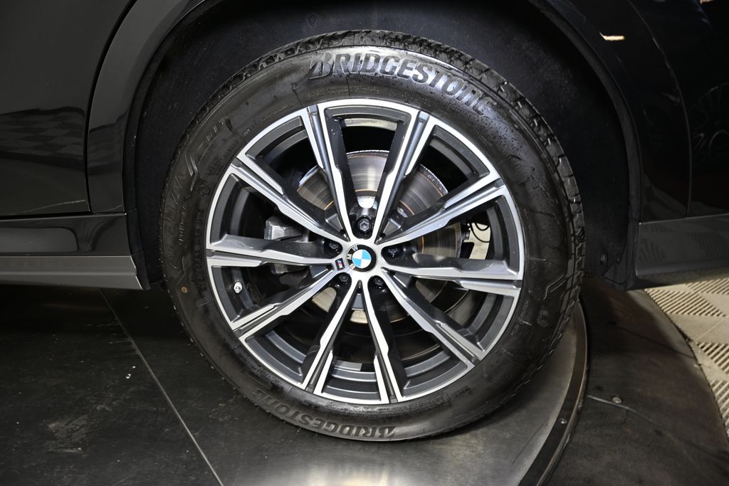 Thumbnail: 2022 BMW X6 - 12