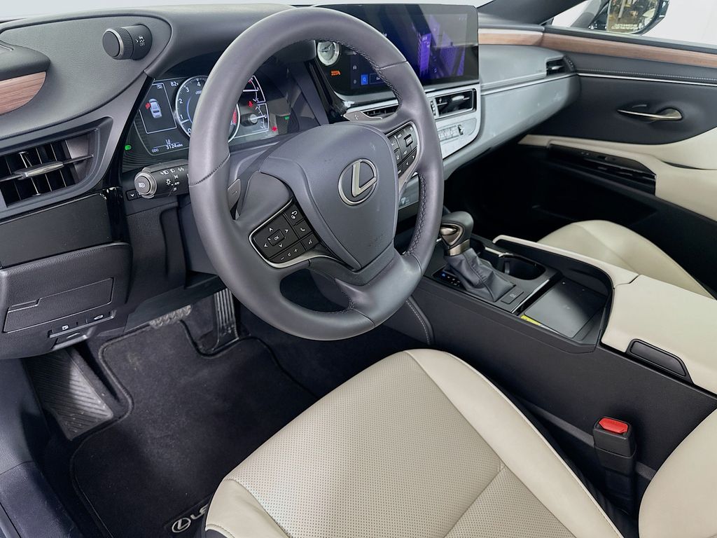 2025 Lexus ES 350 9