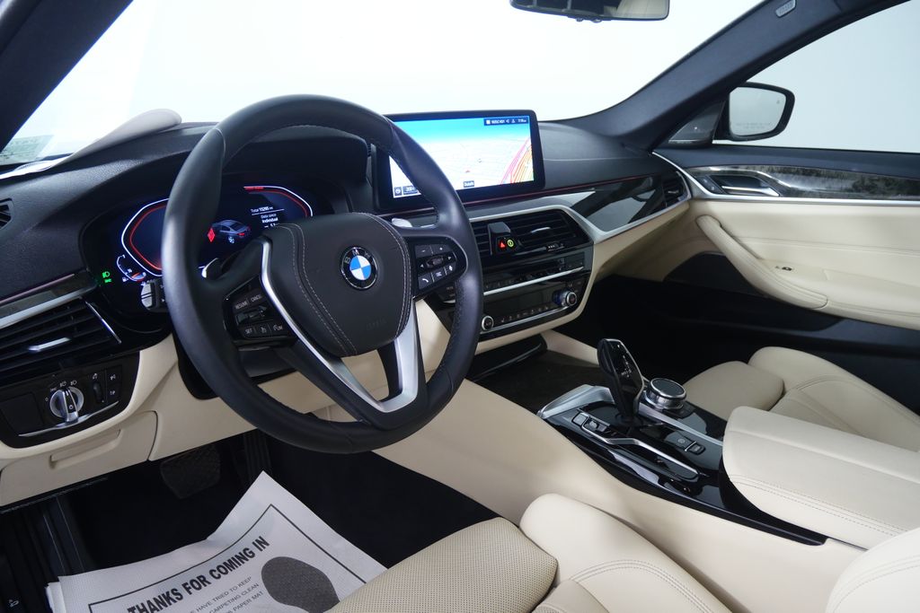 Thumbnail: 2023 BMW 5 Series - 13