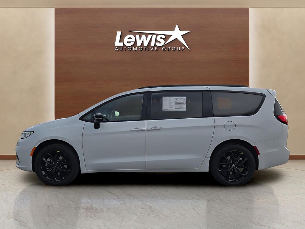 New 2026 Chrysler Pacifica For Sale in Farmington, AR