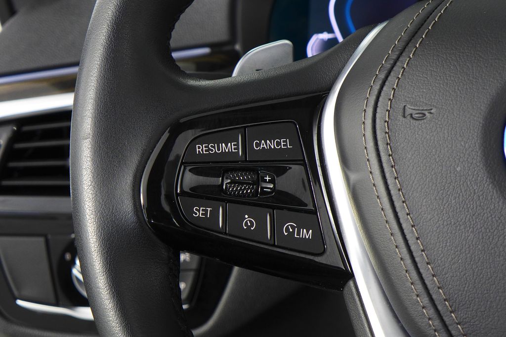 Thumbnail: 2022 BMW 5 Series - 29