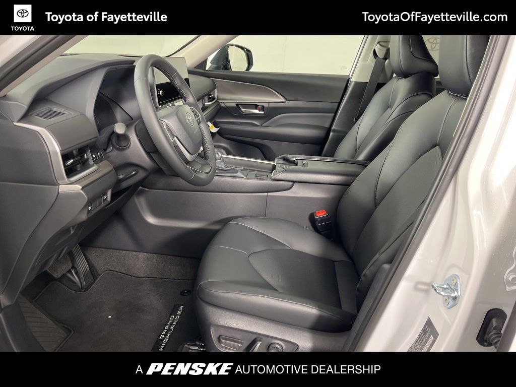 Thumbnail: 2026 Toyota Grand Highlander - 24