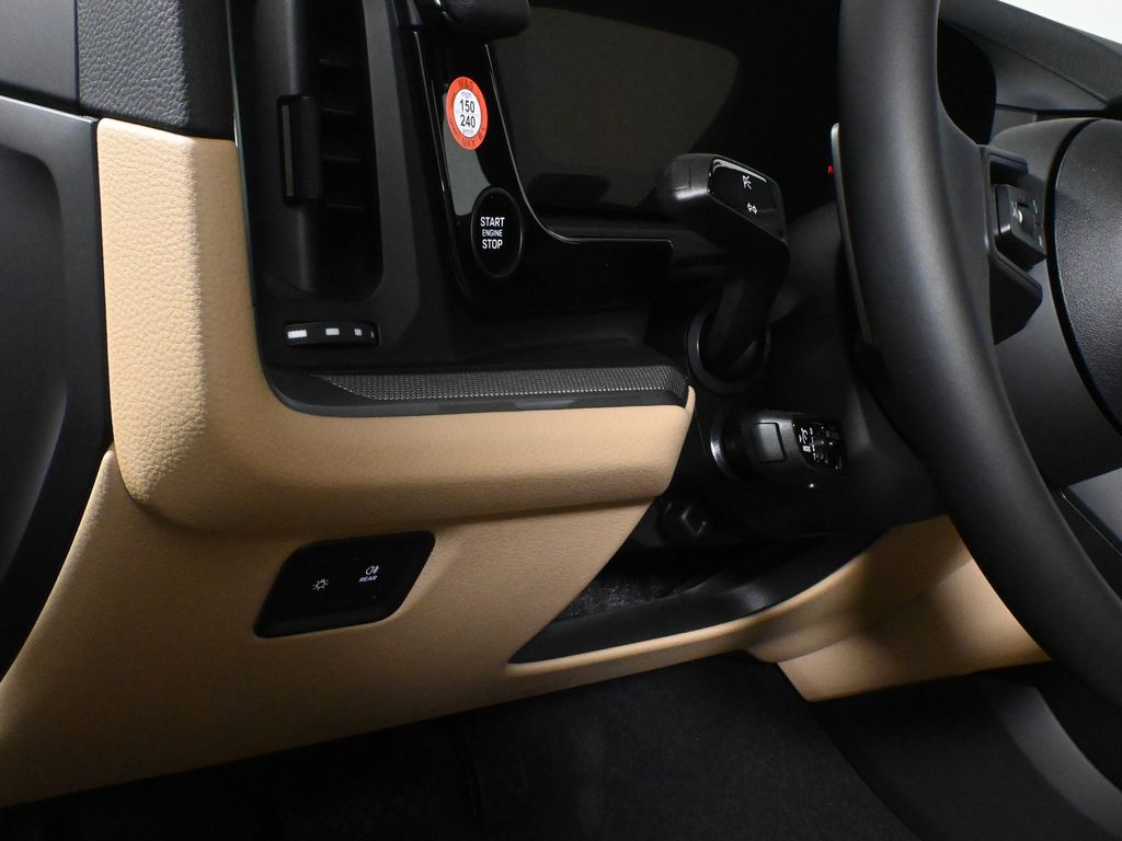 Thumbnail: 2026 Porsche Cayenne - 28