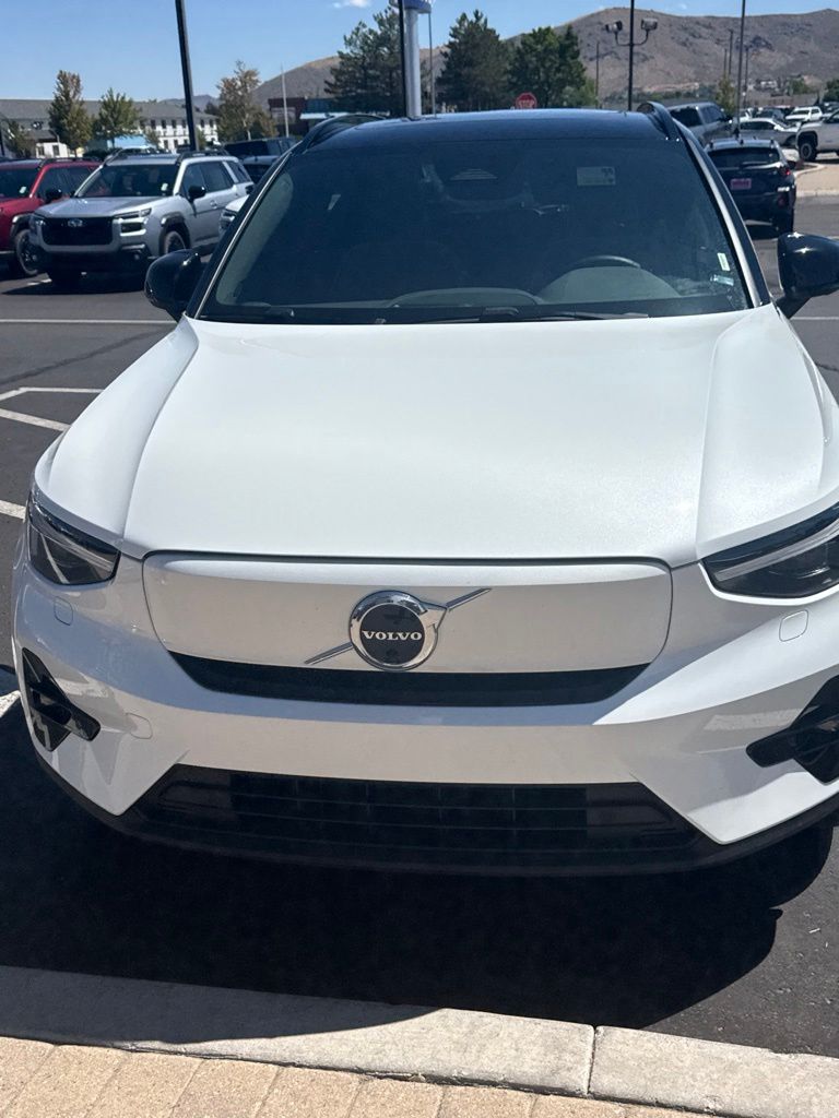  2023 Volvo XC40 Recharge Twin Ultimate eAWD   