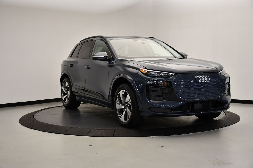 Thumbnail: 2025 Audi Q6 e-tron - 7