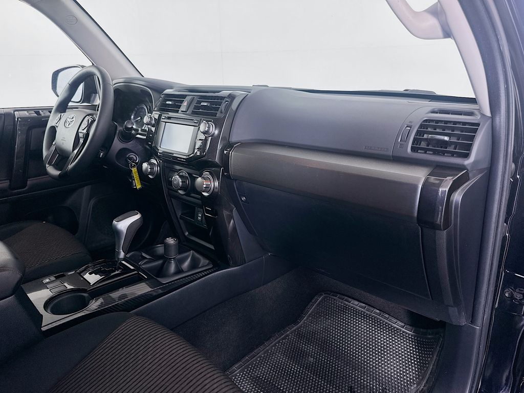 Thumbnail: 2019 Toyota 4Runner - 29