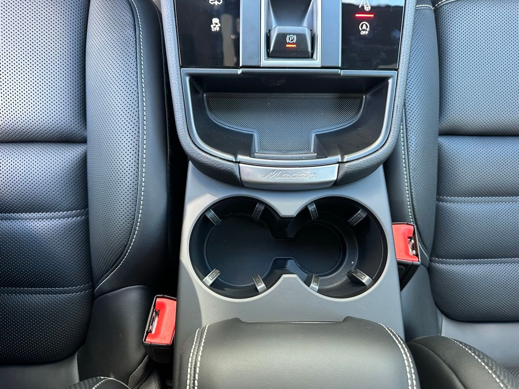 Thumbnail: 2026 Porsche Macan - 29