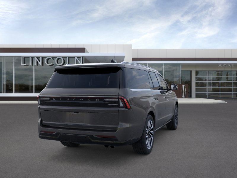 Thumbnail: 2025 Lincoln Navigator L - 8