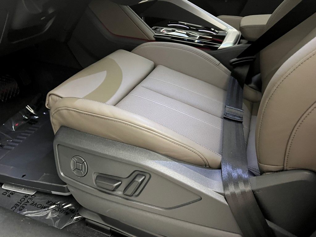 Thumbnail: 2025 Audi Q5 - 22