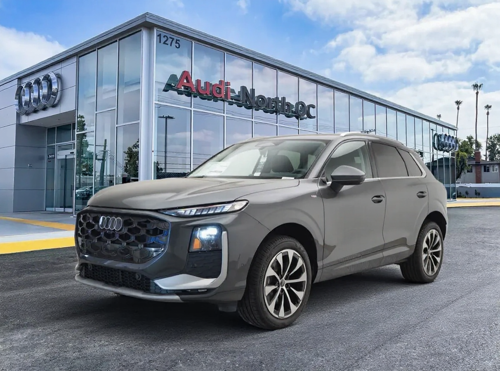 Thumbnail: 2026 Audi Q3 - 1