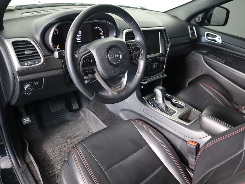 Thumbnail: 2018 Jeep Grand Cherokee - 9