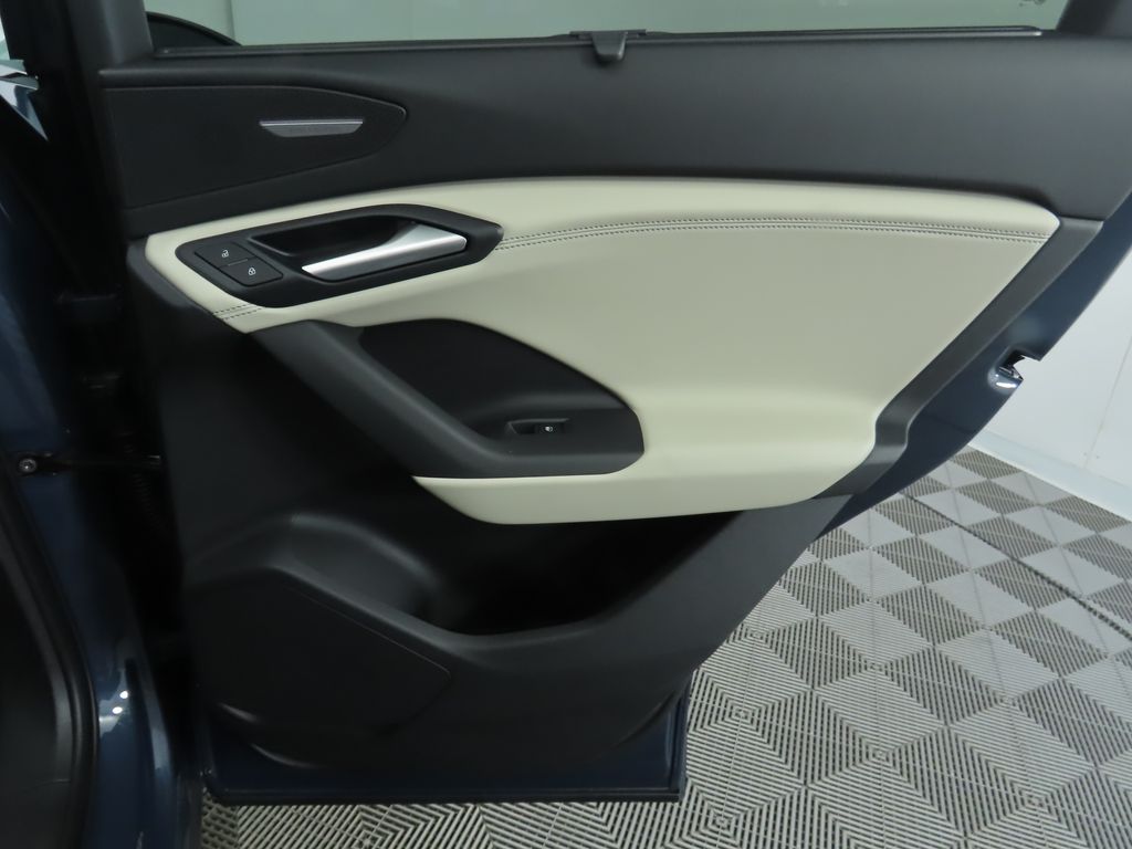 Thumbnail: 2025 Audi Q6 e-tron - 29