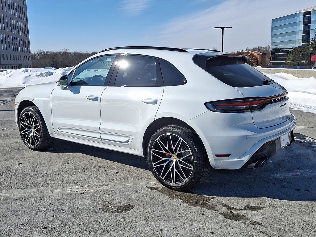 Thumbnail: 2026 Porsche Macan - 3